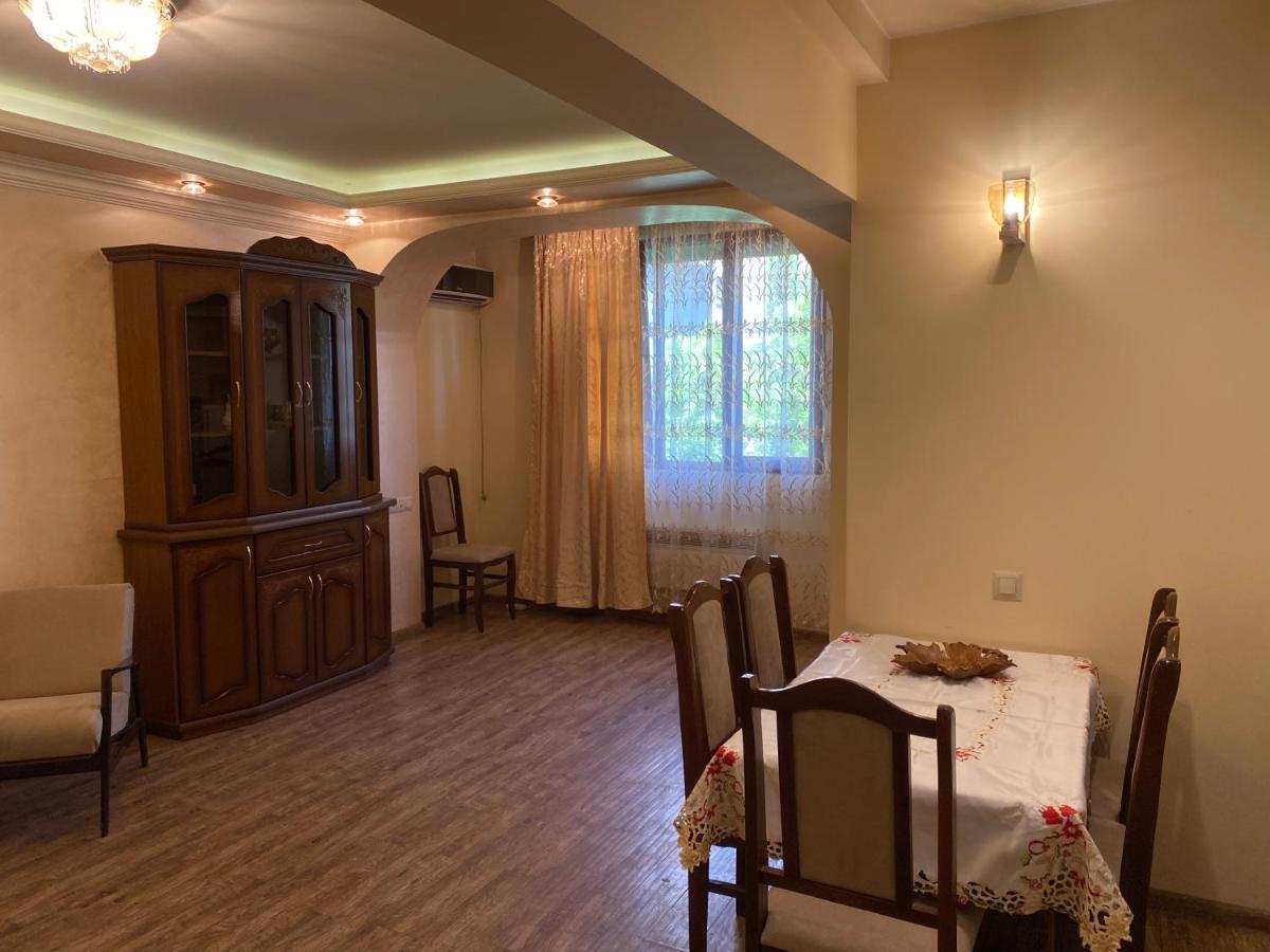 Apartment In Centre Evn เยเรวาน ภายนอก รูปภาพ